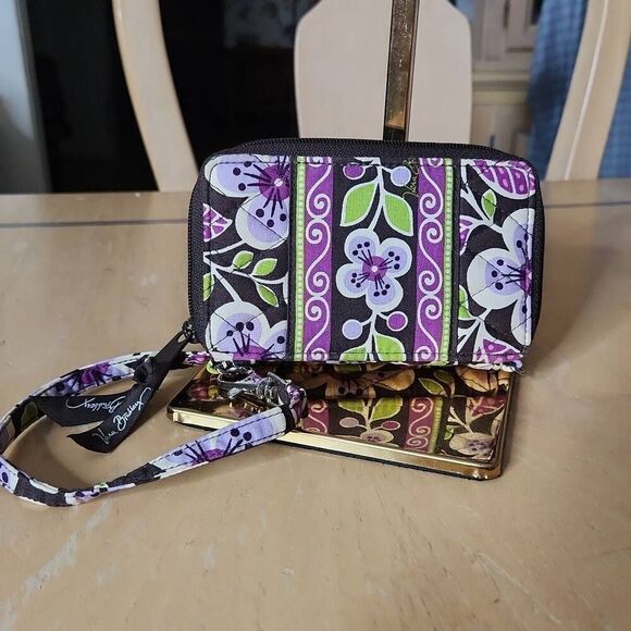 Vera Bradley zip around floral wallet - Picture 1 of 5